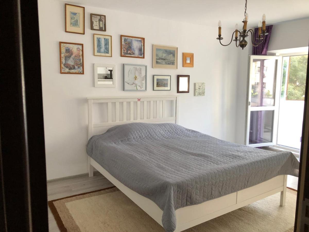 Le Garcon De Cristina-Simple,Quiet,Spacious Studio Bukarest Eksteriør billede