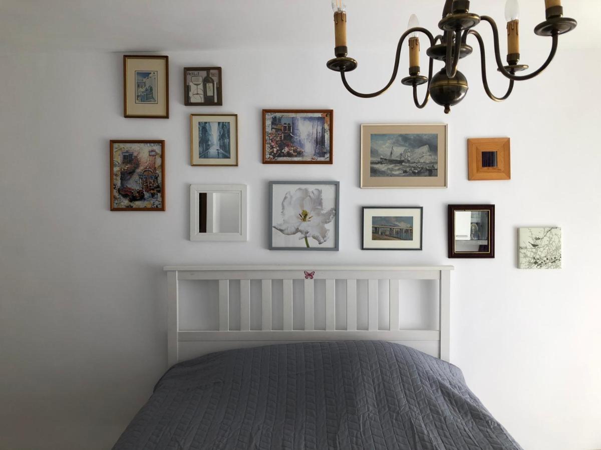 Le Garcon De Cristina-Simple,Quiet,Spacious Studio Bukarest Eksteriør billede
