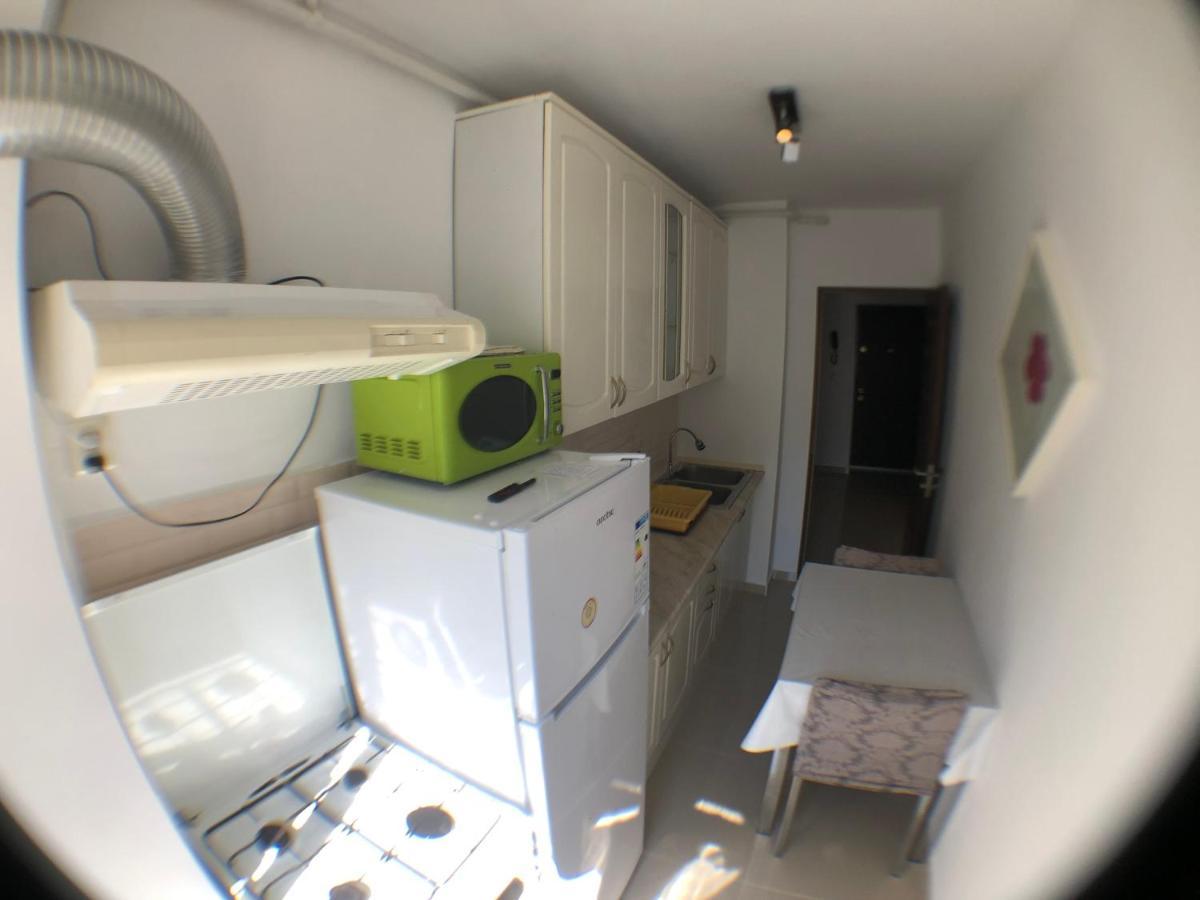 Le Garcon De Cristina-Simple,Quiet,Spacious Studio Bukarest Eksteriør billede
