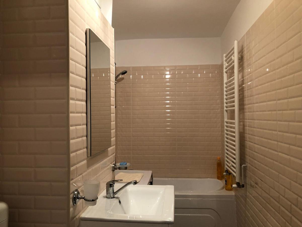 Le Garcon De Cristina-Simple,Quiet,Spacious Studio Bukarest Eksteriør billede